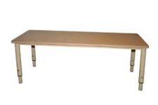 Стол прямоугольный регулируемый, на сварном металлокаркасе.